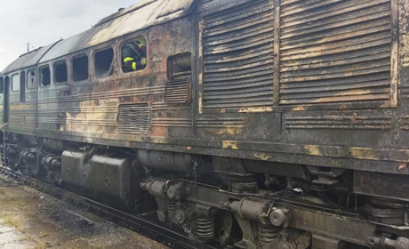 У Рівненському районі загорівся потяг — пожежу гасили степанські рятувальники