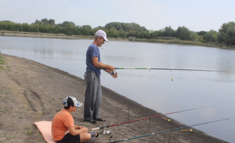 На рибалці в ТатоHub головне не улов, а дружнє спілкування батьків та дітей