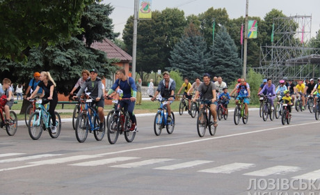 Фото дня: у Лозовій вп'яте провели велопробіг