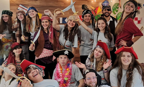 Табір «Chicka Boom»: заняття англійською, конкурс піратів, флешмоб та пінна вечірка