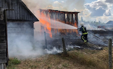 Пожежа в Сарненському районі: вогнеборці врятували житловий будинок