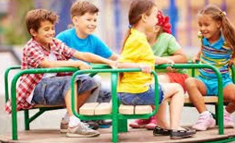 Що робити, якщо паркують авто на дитячому майданчику?