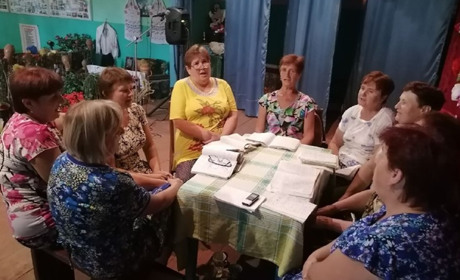 Максимівка: репортаж із маленького села, де учасниці художньої самодіяльності стали активістками