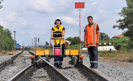 Обійшли планету двічі: як працюють оператори дефектоскопії на залізничній станції Сарни