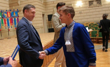 Випускників Назара Шнайдера та Івана Зеленого відзначили у Львові за гарні результати ЗНО