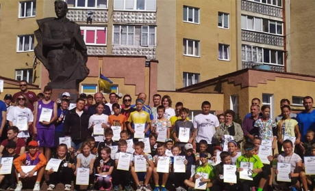 Калуш долучився до Всеукраїнського забігу «Шаную воїнів, біжу за Героїв України»