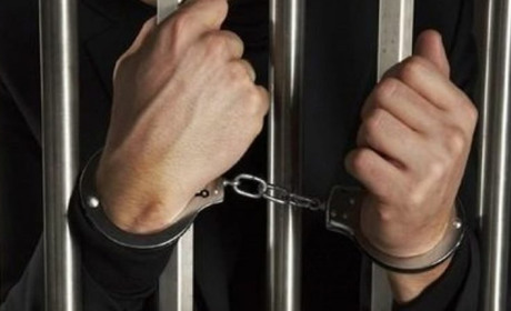 Підозрюють у грабежах: у Лозовій затримали чоловіка, який намагався поцупити одяг з магазину
