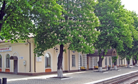 Електричка з Волновахи до Маріуполя тепер курсуватиме щодня