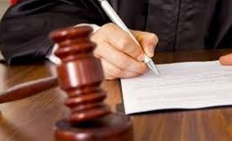 В Івано-Франківську державного реєстратора підозрюють у незаконній перереєстрації майна на 4 млн грн