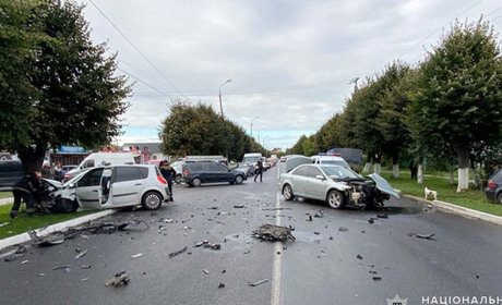 ДТП у Старокостянтинові: 72-річна жінка потрапила у лікарню