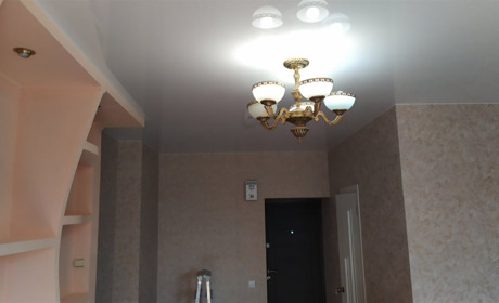 Советы по экономии на покупке и установке натяжных потолков