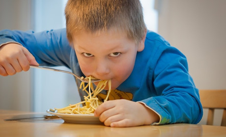 Харчування по-новому: чи готуватимуть у школах і садочках Старокостянтинова мінестроне і фалафель