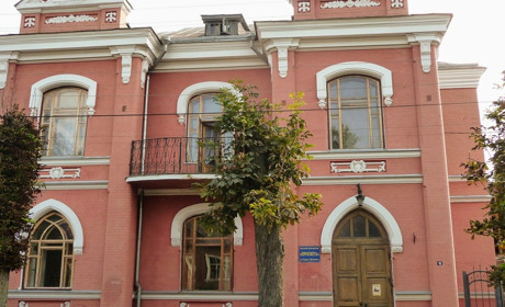 Орендарів будівлі на Хлібопекарській, 10 виселили з приміщення, змінивши замки. Причина у боргах