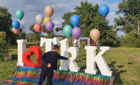 Огляд: чим ділилися троїчани на День народження Троїцького в соцмережах