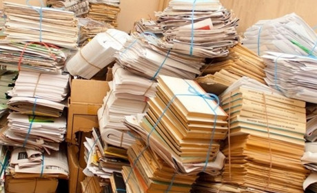 Андрій Науменко пропонує збирати макулатуру, а на виручені кошти купувати речі для освітніх закладів