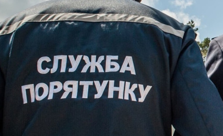 Рятувальники допомогли дістати дитині ногу, яка застрягла між арматурою