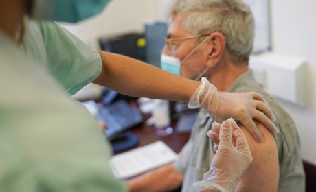 На Полтавщині стартує перший в Україні пілотний проєкт із виїзної вакцинації літніх людей