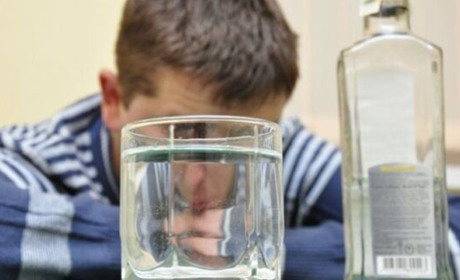 У Сарненському районі двоє неповнолітніх отруїлись алкоголем