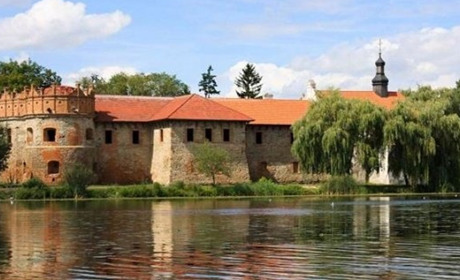 У Старокостянтинові презентують Гербову кімнату роду Острозьких та живописну карту