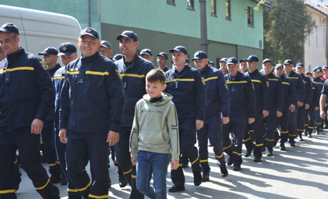 Фоторепортаж із урочистостей: пожежній охороні Рахівщини – 75 років