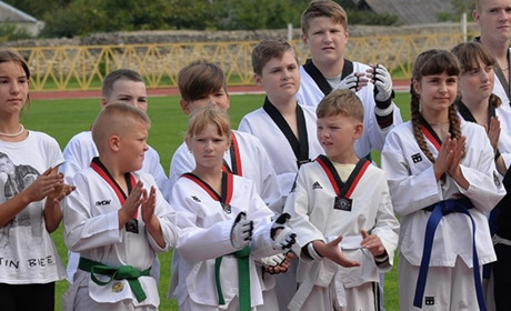 Футбол, волейбол, легка атлетика, тхеквондо, стрітбол, бокс: на стадіоні змагалися юні спортсмени