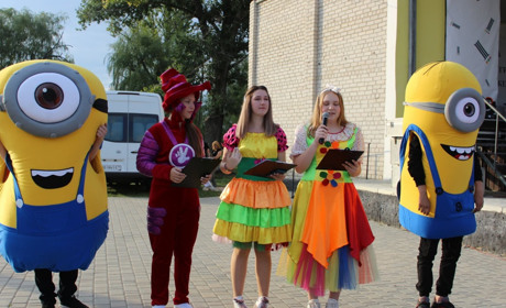 Діти на Дні народження Троїцької громади отримали 70 призів