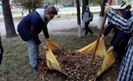 Ні – шкільним суботникам! Омбудсмен засуджує експлуатацію дитячої праці в навчальних закладах