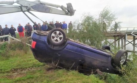 На Сарненщині автомобіль впав з мосту в річку — водій загинув