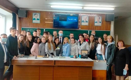 Міністр Освіти та науки України Сергій Шкарлет відвідав Ніжин та побував у рідній школі