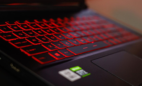 Игровой ноутбук или ПК?