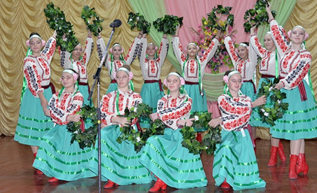 Новини громади за тиждень: вітання освітянам, спортивний туризм, 50 тисяч для псевдолікаря