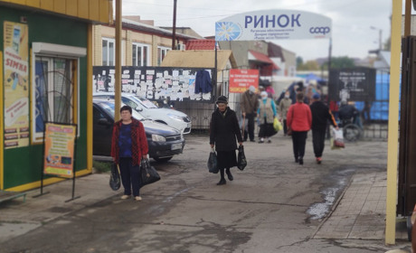 Мы узнали цены на продукты питания на попаснянском рынке на конец сентября 2021 года