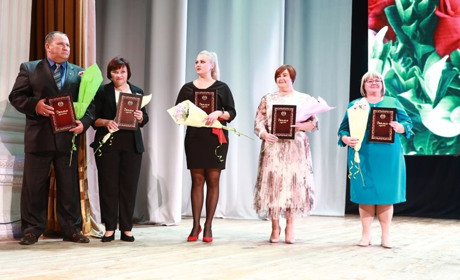 Пять педагогов Мелитопольщины получили награды