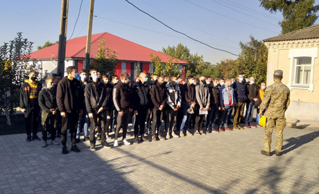 1 жовтня в Первомайську розпочався осінній призов-2021 на строкову військову службу