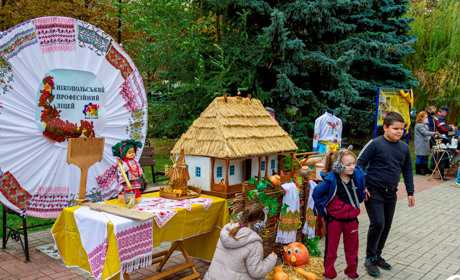 Фотопроєкт до Дня працівника професійно-технічної освіти: «Педагоги в системі ПТО – особливі люди»