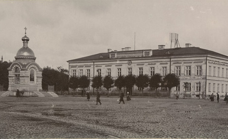 Як Ревельська гімназія стала Нижньосірогозькою, а естонські педагоги — жителями Нижніх Сірогоз