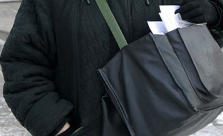 На Корюківщині листоноша забирала собі субсидію людей на тверде паливо