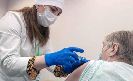 Виїзна вакцинація літніх людей у селах: на Полтавщині продовжують пілотний проєкт