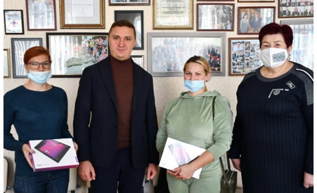 Багатодітні родини отримали подарунки