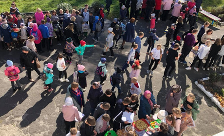 У Озерському ліцеї відбувся благодійний осінній ярмарок
