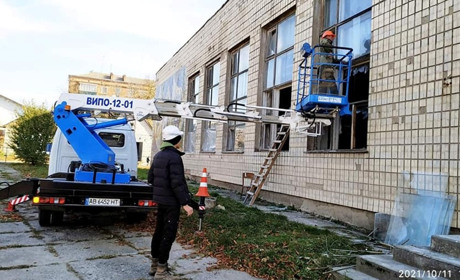 В Барі розпочали ремонт актової зали клубу Барського УТОСу