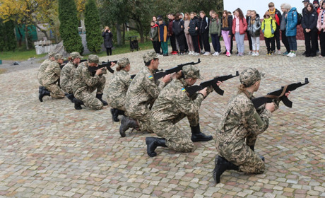 У замку князів Острозьких провели квест та показали вишкіл