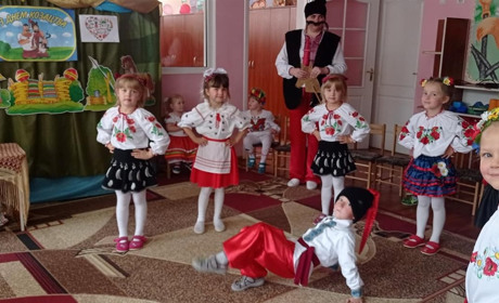 Новини громади за 11-17 жовтня: ремонт на дорозі та в амбулаторії, свята та подарунки для захисників