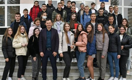 Розпочався новий навчальний рік у вже традиційній «Ядерній школі РАЕС»