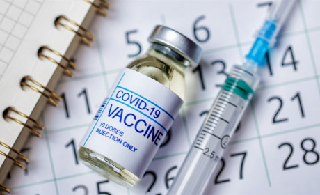 Освітян, які не вакцинуються до листопада, відсторонять від роботи без збереження заробітної плати