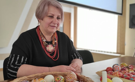 Писанкарка з Рівненщини отримає обласну премію імені Ганни Леончук – відомої ткалі з Володимирця