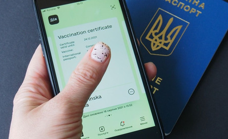 COVID-сертифікат та міжнародне свідоцтво про вакцинацію: різниця між документами і їх використання