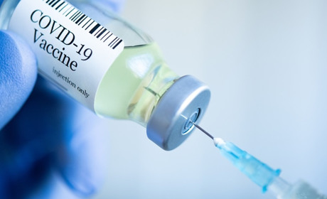 Вакцинація триває: наскільки ефективні вакцини, які є в Україні, та які реакції на них можуть бути