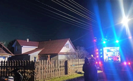 В селі на Сарненщині горів гараж — вогонь пошкодив авто