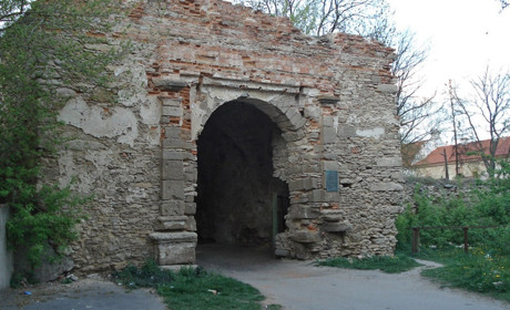 Замковою брамою Старокостянтинова XVI століття можна прогулятися онлайн